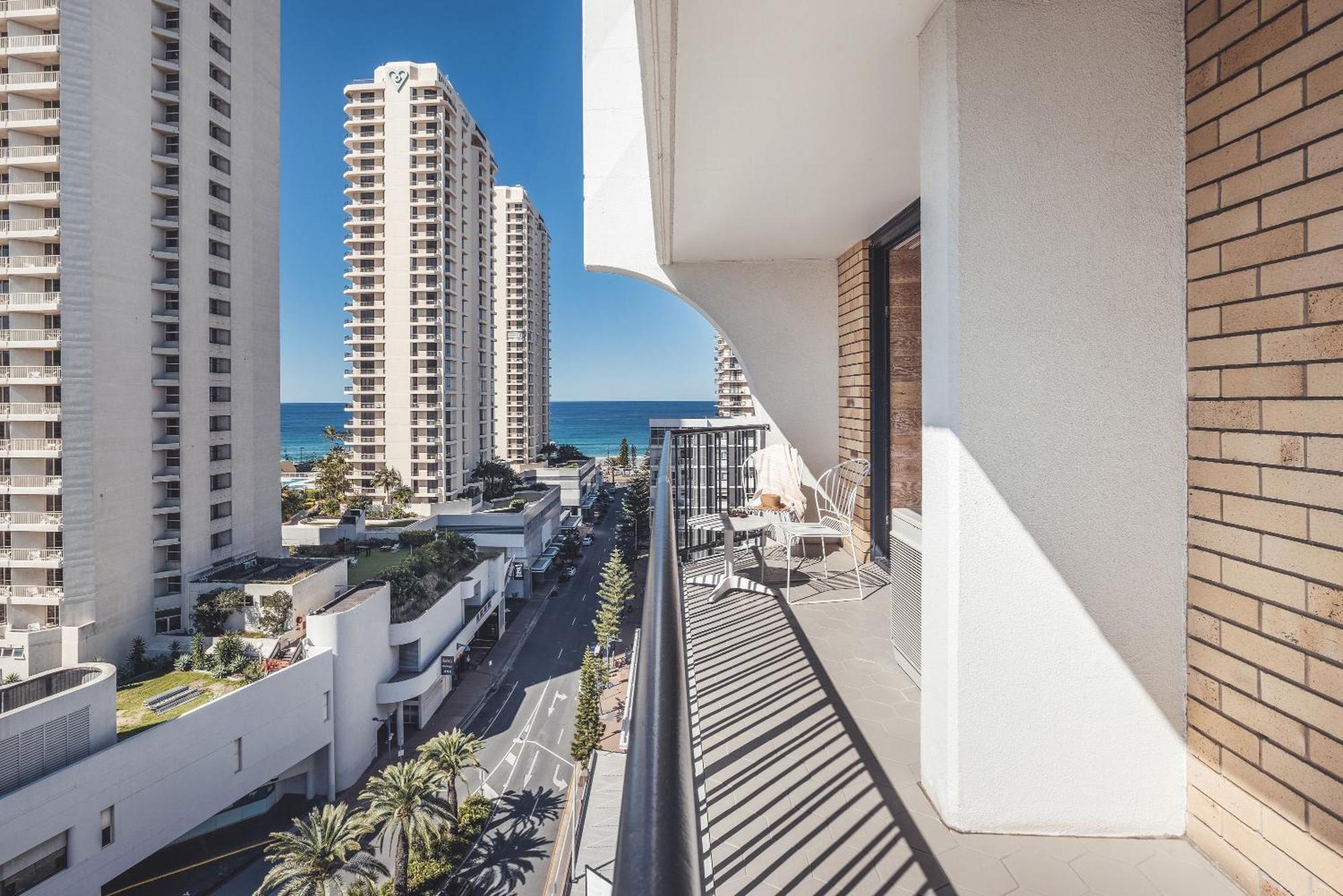 The Island Gold Coast (Adults Only) Hotel Bagian luar foto